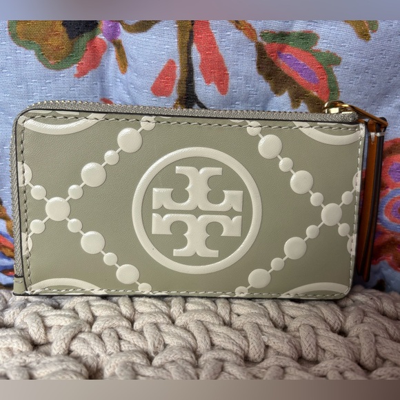 COPY - Tory Burch T Monogram Constrast Embossed Zip Card Case - Picture 3 of 4